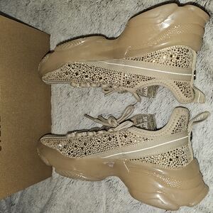 Stylish Tan Sneakers